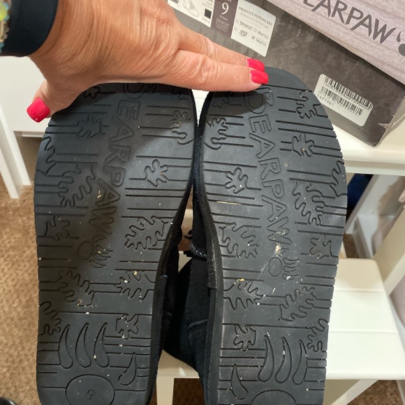 Bearpaw chukka booties - Picture 2 of 4